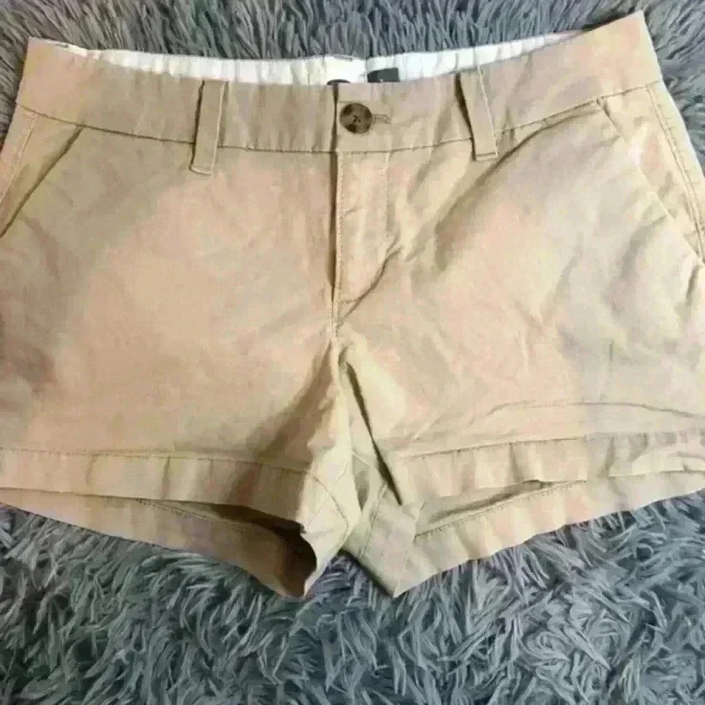 Relaxed Mid-Rise Everyday Shorts 🩳 - Picture 4 of 6